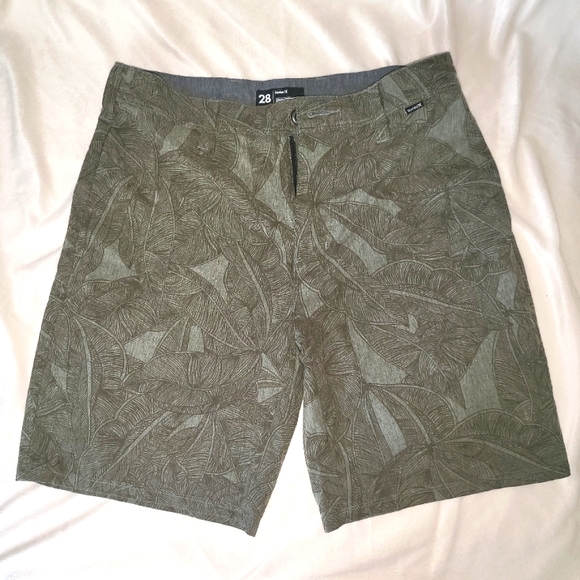 Boys Hurley Phantom Shorts size 28 Large - Picture 1 of 4